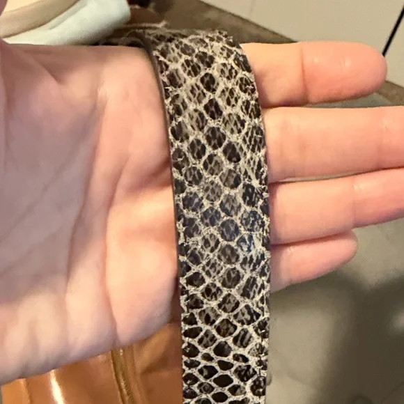 The Sak Almeda Two-Tone Brown & Tan Leather Shoulder Bag - Picture 4 of 13